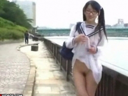 Shameless Japanese Girl In Public part 1 - XVIDEOS.COM(1)